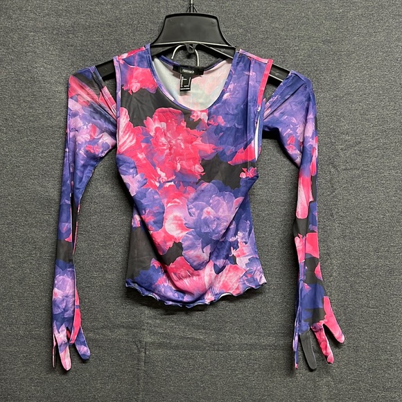💥3/$15💥NWT - Forever 21 Women's Abstract Mesh Crop Top & Gloves Set - Small - Picture 4 of 10